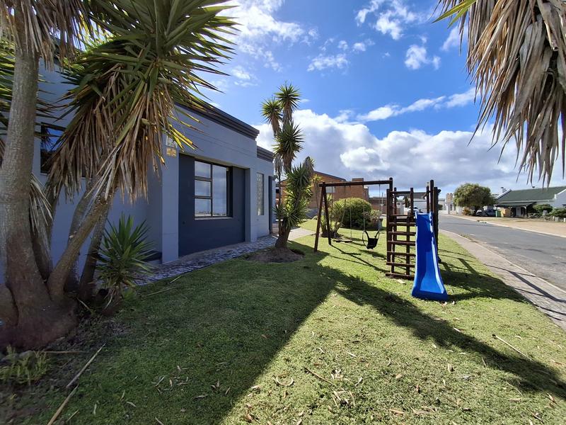 4 Bedroom Property for Sale in Britannia Bay Western Cape